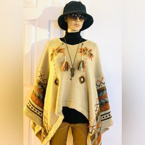 AERIKA Women’s knit with Embroidered Sweater One-size